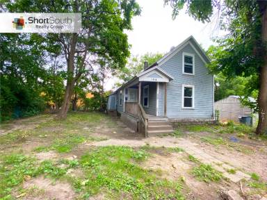 Main picture of 112 Caledonia St NE