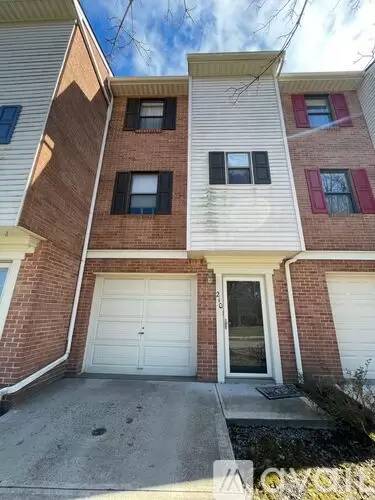 Main picture of 210 Woodhaven Dr