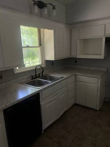 Main picture of 711 E 52nd Pl N