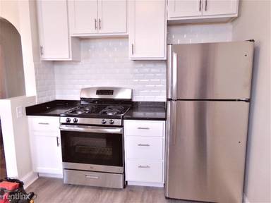 Main picture of 918 Green Bay Rd