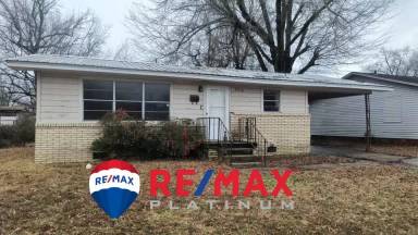 Main picture of 3300 Daffodil St