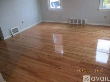 Main picture of 20427 Schaefer Hwy