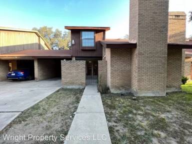 Main picture of 710 Surrey Rd