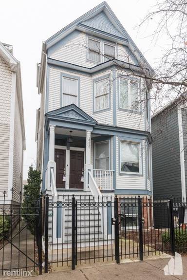 Main picture of 1216 W Oakdale Ave