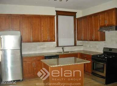 Main picture of 851 W Wellington Ave