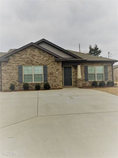 Main picture of 1007 Avenue B SE