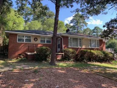 Main picture of 4011 Persimmon St