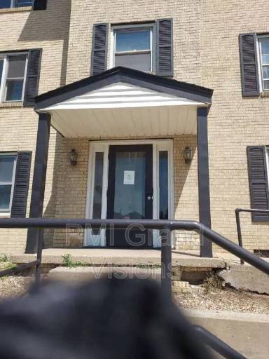 Main picture of 340 N Monroe St