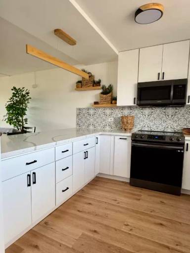 Main picture of 975 Ala Lilikoi St