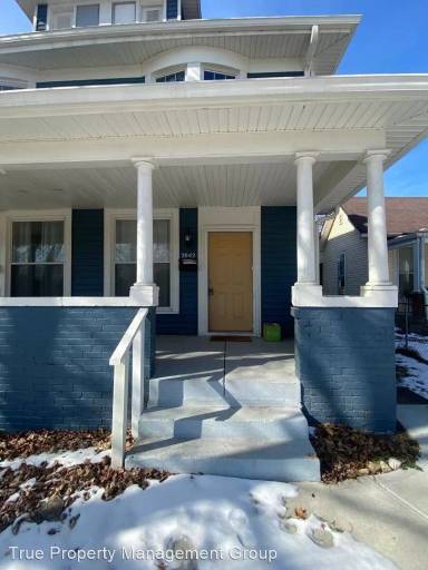 Main picture of 2040 N Park Ave