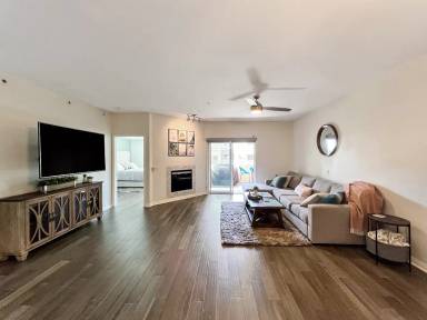 Main picture of 1100 Civic Center Dr