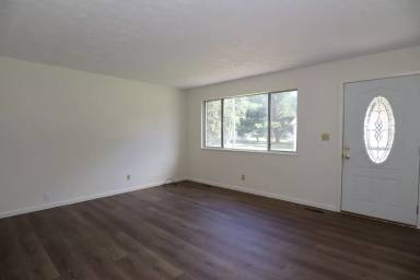 Main picture of 115 E Washington St