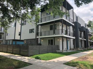 Main picture of 2030 E 20th Ave