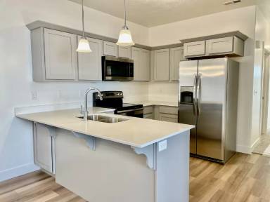 Main picture of 641 N 380 W
