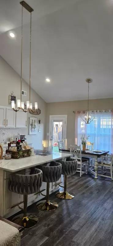 Main picture of 206 New Iris Ln