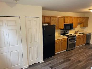Main picture of 15 S 2nd St