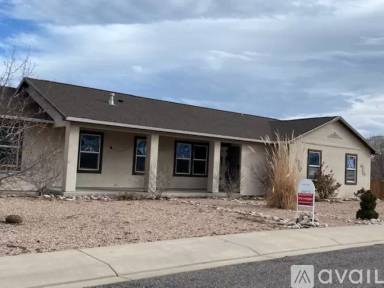 Main picture of 883 Vineyard Ave