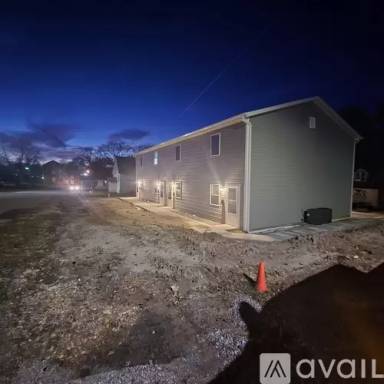 Main picture of 211 E Mill St