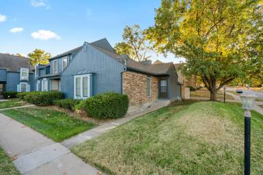 Main picture of 4521 SW 33rd Ter