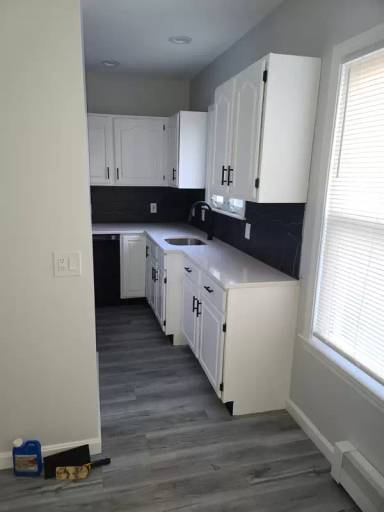 Main picture of 77 Dunham St