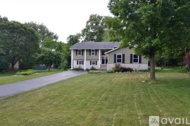 Main picture of 17685 W Burleigh Rd