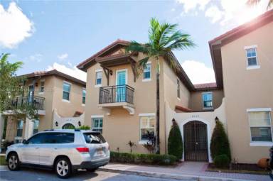 Main picture of 4620 SW 15th St