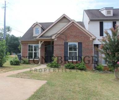 Main picture of 101 The Heights Dr