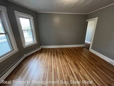 Main picture of 207 Broadway St