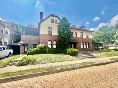 Main picture of 1939 Crafton Blvd