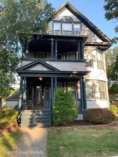 Main picture of 405 Central Ave