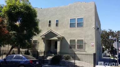 Main picture of 881 N Oxford Ave
