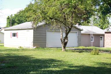 Main picture of 603 E 6th St