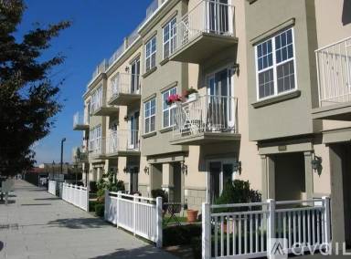 Main picture of 10310 Rockaway Beach Blvd