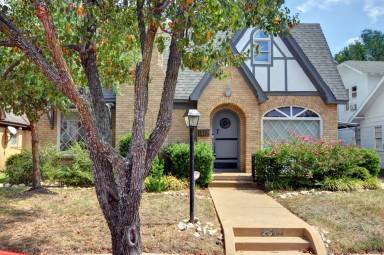 Main picture of 2517 Wabash Ave