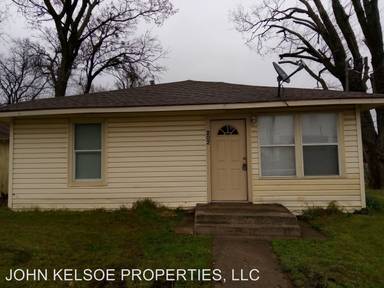 Main picture of 202 W Lake St
