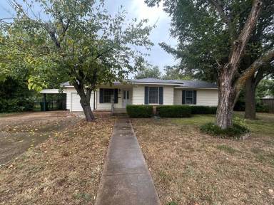 Main picture of 406 Pierce St