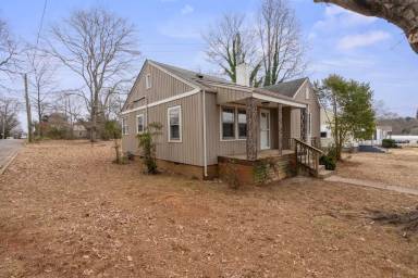 Main picture of 501 Hoover Dr