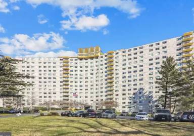 Main picture of University Towers Condominium