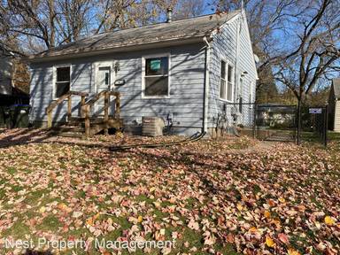 Main picture of 936 S Van Buren St