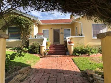 Main picture of 144 Aliso St
