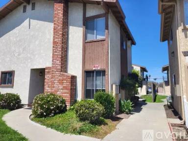 Main picture of 10661 Walnut St