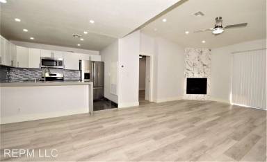 Main picture of 2639 S Durango Dr