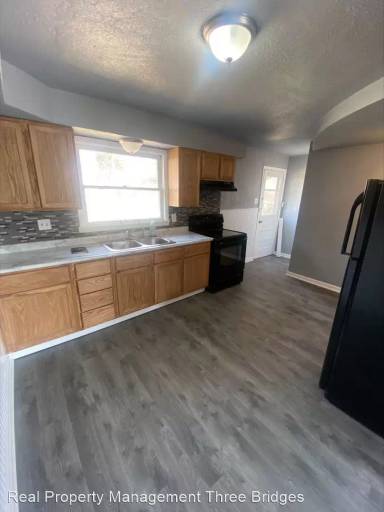 Main picture of 6838 Knoll Ave