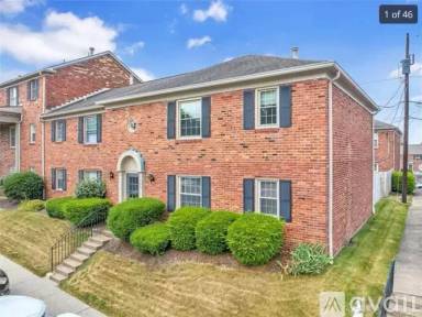 Main picture of 105 Jamestown Dr