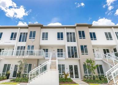 Main picture of 6310 NW 103rd Pl