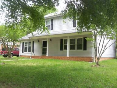 Main picture of 5800 Hillcrest Cir
