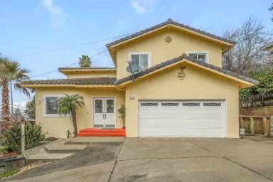Main picture of 23274 Maud Ave
