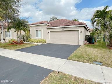 Main picture of 1258 Chinaberry Dr