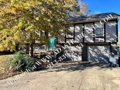 Main picture of 1008 S Valley Rd