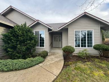 Main picture of 2728 Golfview Ave